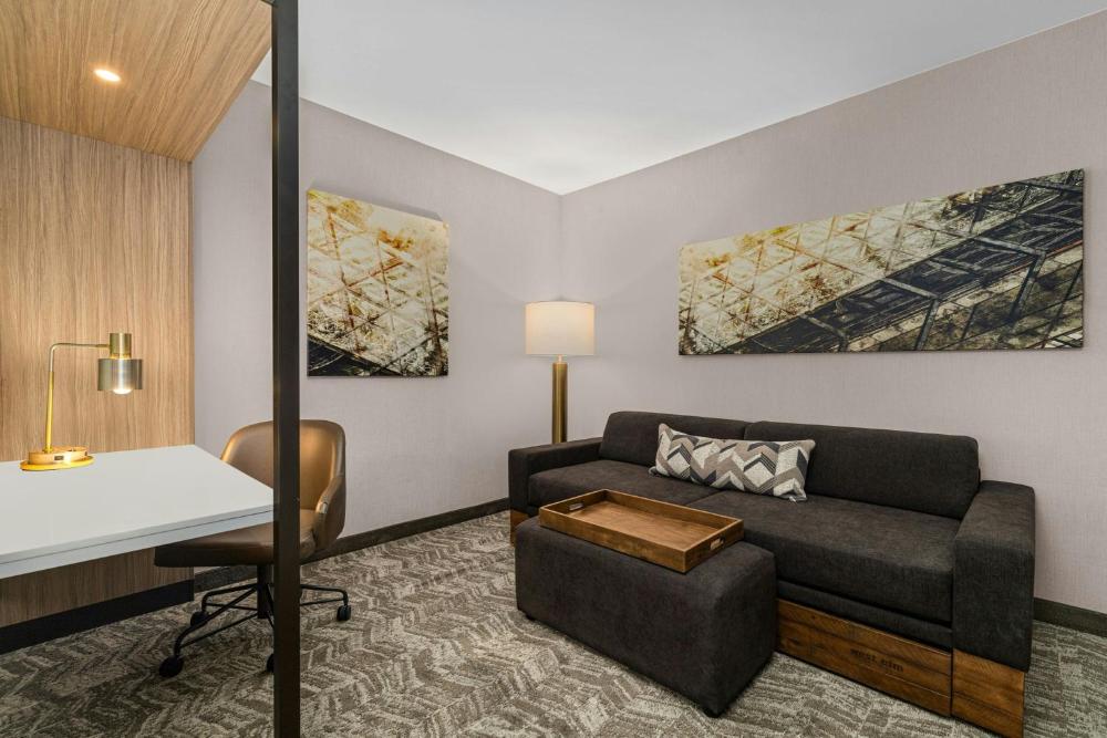 Queen Suite with Two Queen Beds and Sofa Bed interior